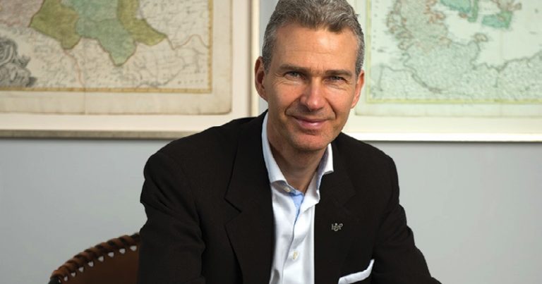 Industry pioneer launches New book